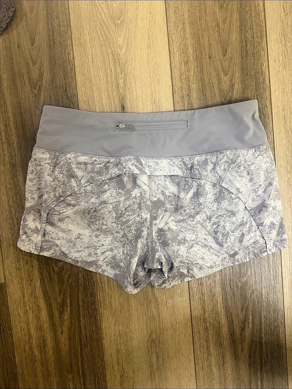 Lululemon Speed Up Short 3.5" Gray & White